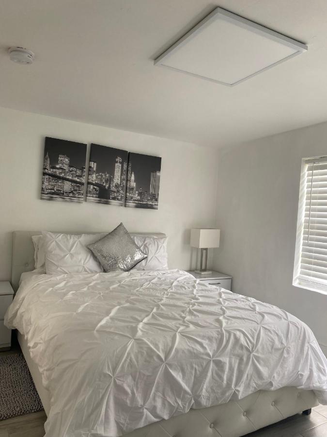 Modern Home, Excellent Location Miami Exterior photo