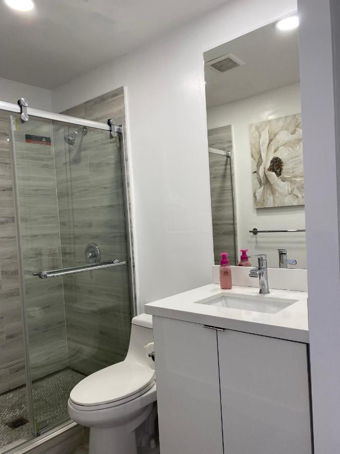Modern Home, Excellent Location Miami Exterior photo